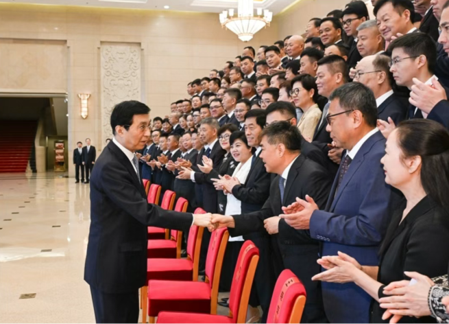 喜報！臥龍集團董事局主席陳建成榮獲全國“優(yōu)秀中國特色社會主義事業(yè)建設(shè)者” 稱號